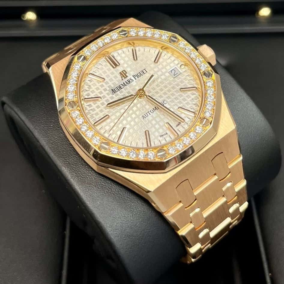 Audemars Piguet Royal Oak 37mm Pink Never worn - Inside View
