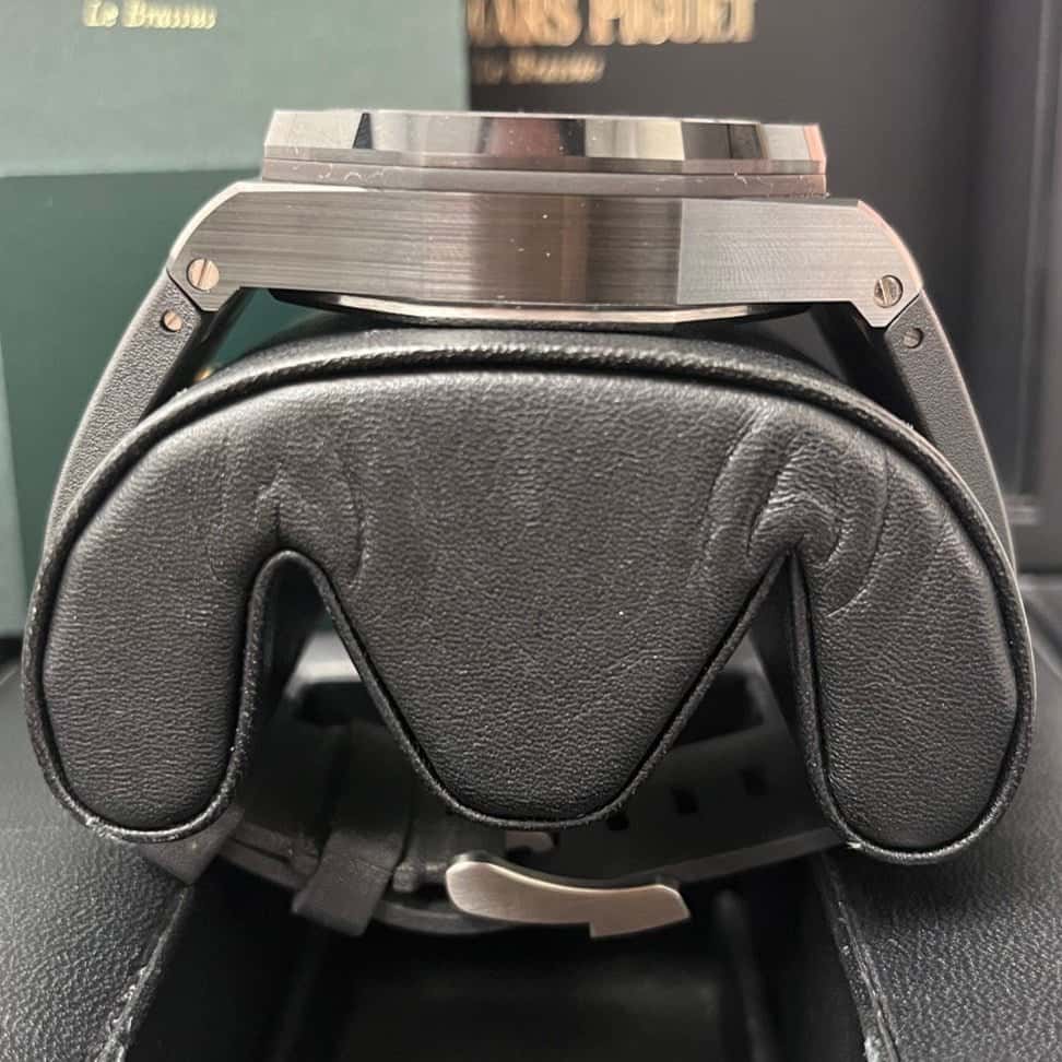 Audemars Piguet Royal Oak Offshore 44mm Black Never worn - Inside View