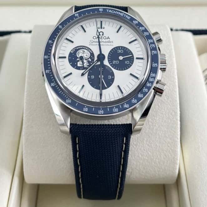 Omega Speedmaster 42mm Silver Never worn - Box View