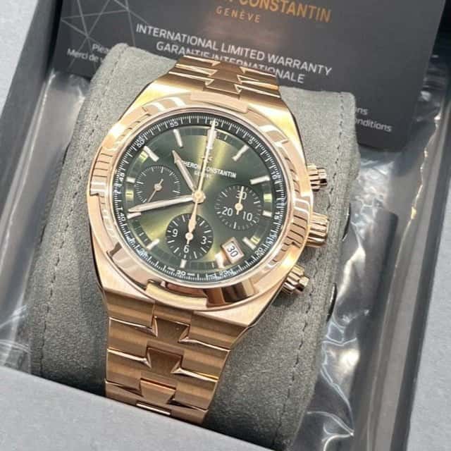 Vacheron Constantin Overseas Chronograph Rose Gold Green Dial 5520V/210R-B966 Pink Never worn - Inside View