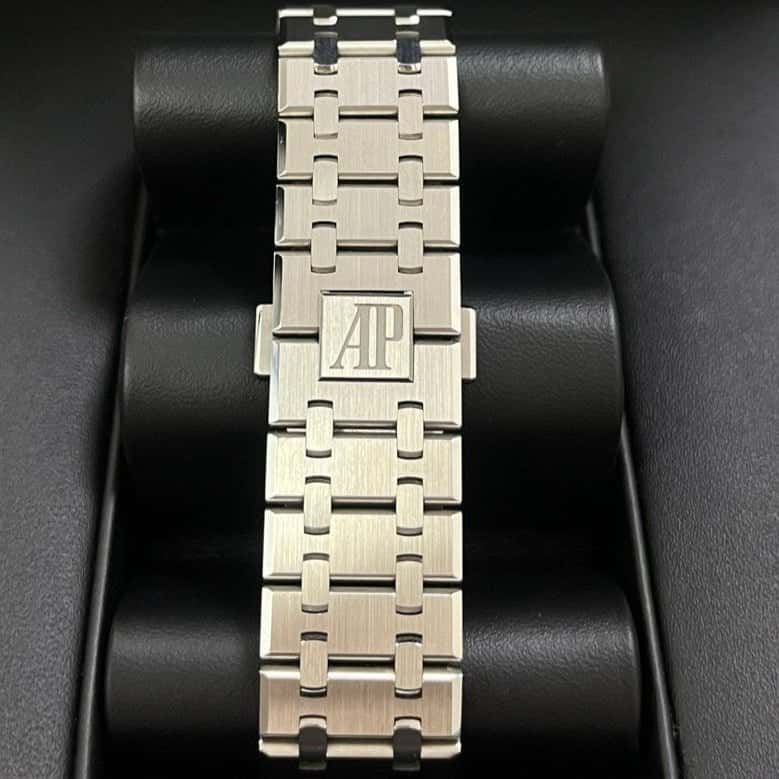Audemars Piguet Royal Oak Selfwinding Chronograph 41mm Black Never worn - Inside View