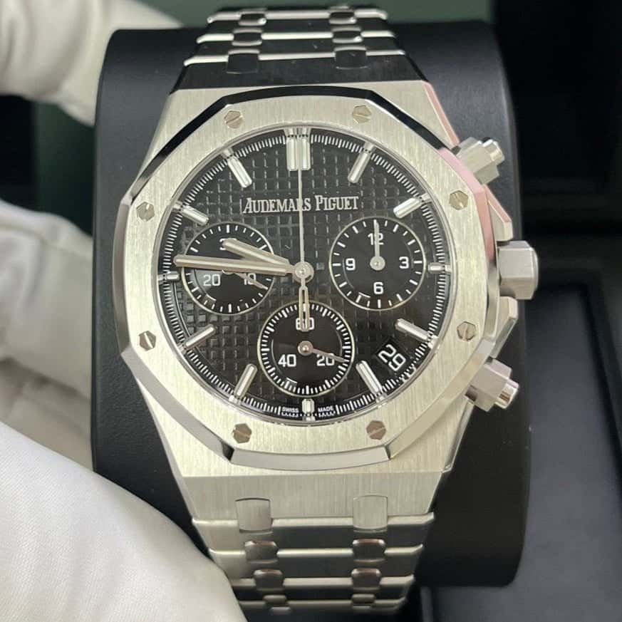 Audemars Piguet Royal Oak Selfwinding Chronograph 41mm Black Never worn - Box View