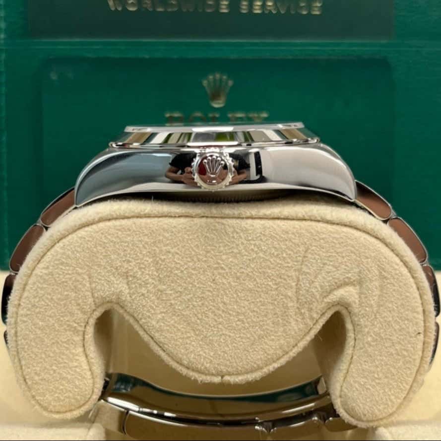 Rolex Air King Black Dial 116900 40mm Black Never worn - Box View