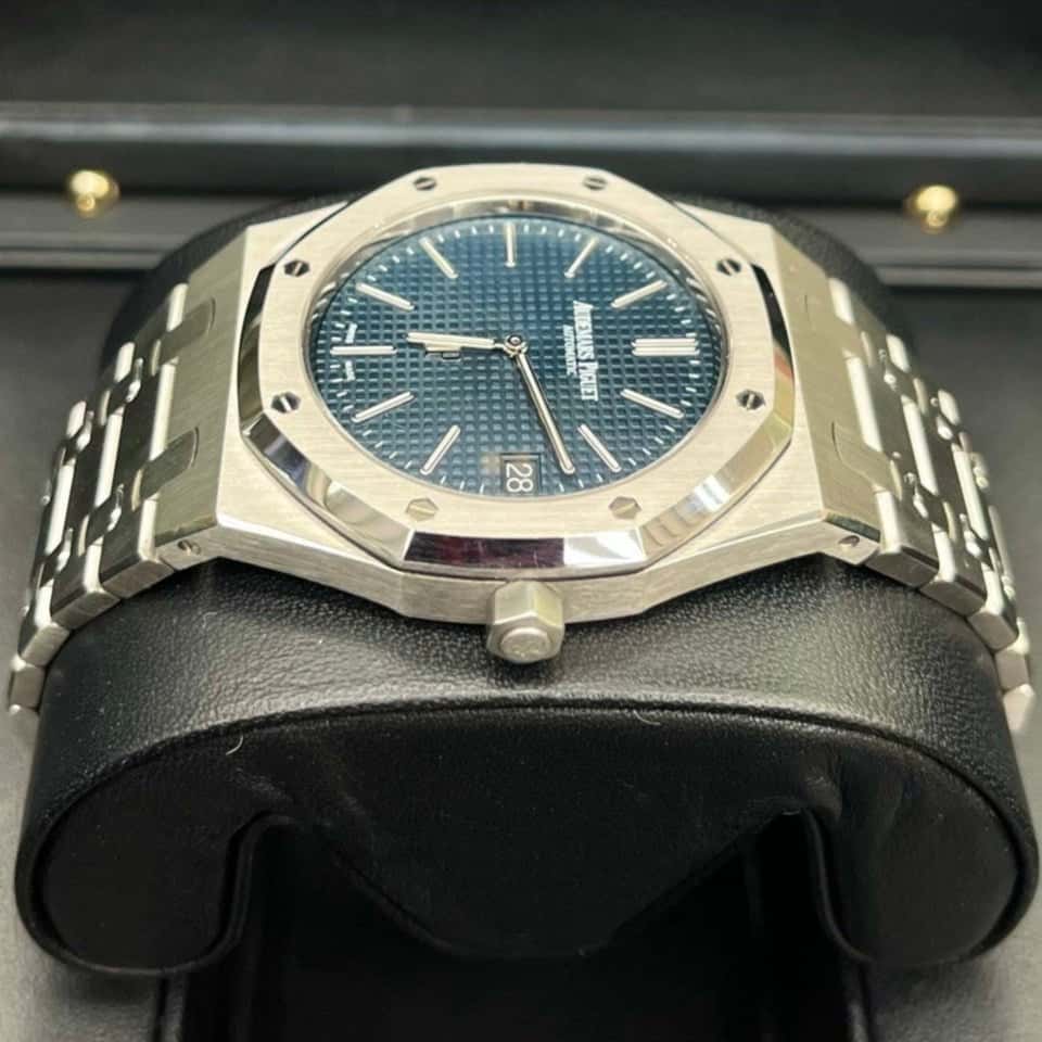 Audemars Piguet Royal Oak 39mm Blue Never worn - Box View