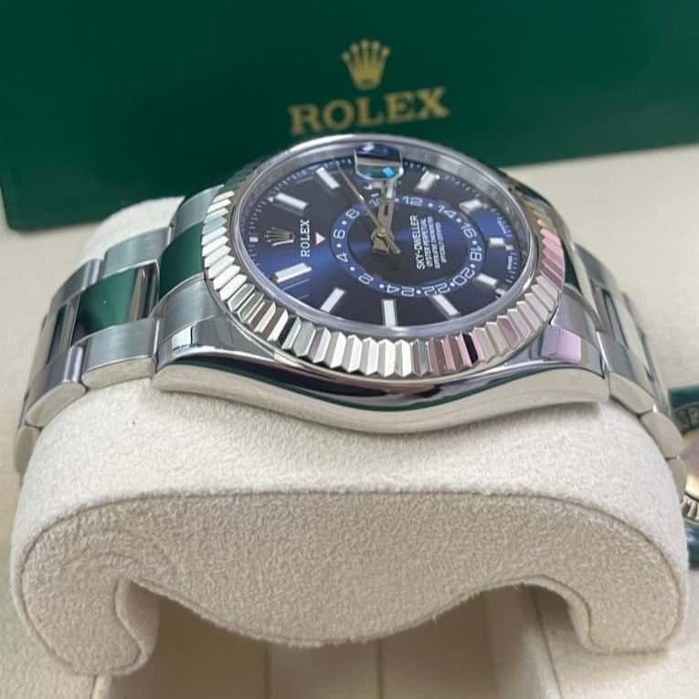 Rolex Sky-Dweller 42mm Blue Never worn - Back View