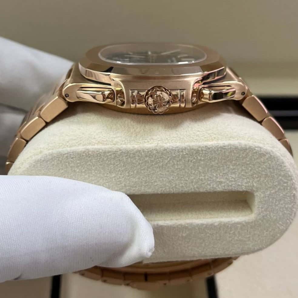 Patek Philippe Nautilus 40mm Pink Never worn - Back View