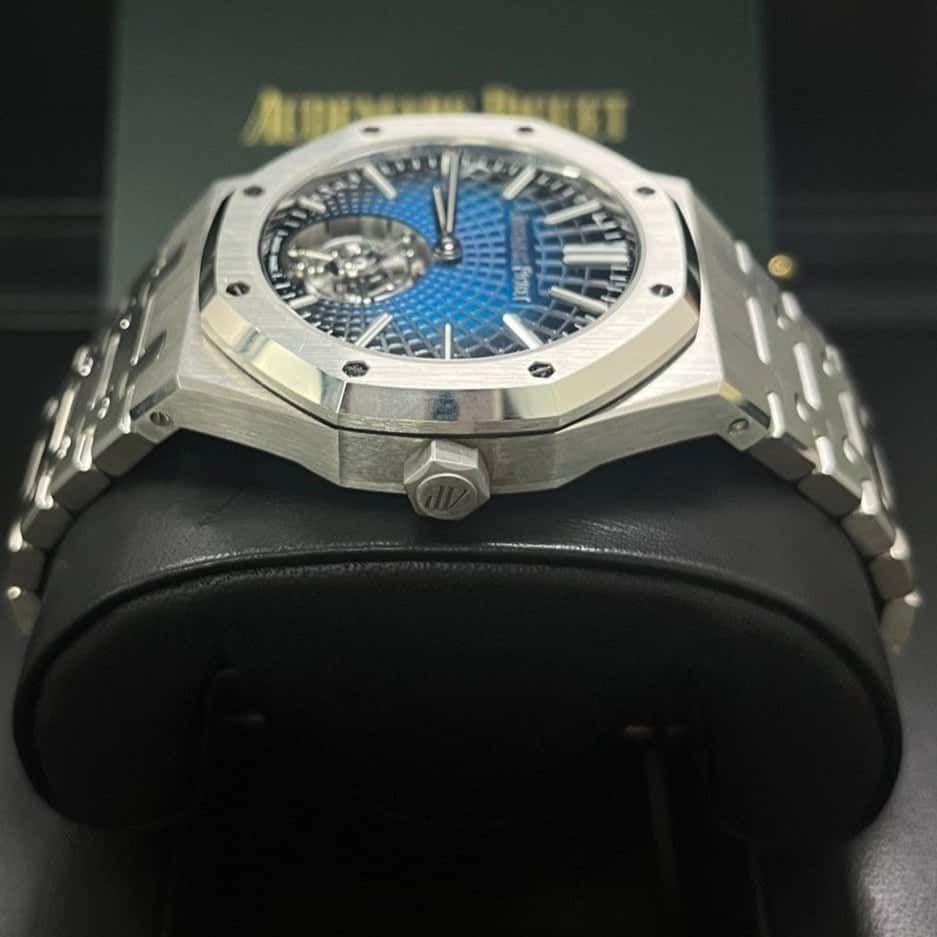 Audemars Piguet Royal Oak 41mm MultiColor Never worn - Model View