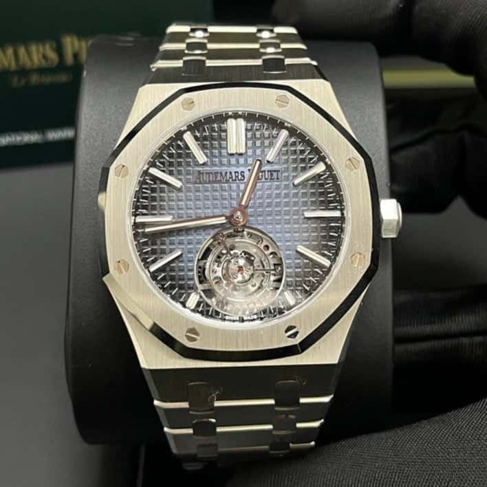 Audemars Piguet Royal Oak 41mm Blue Never worn - Box View
