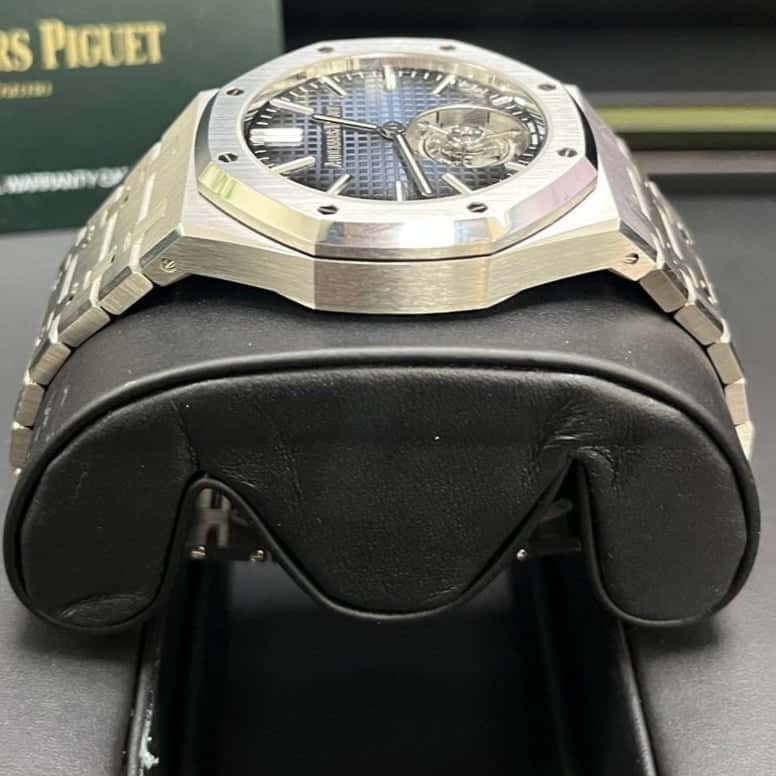 Audemars Piguet Royal Oak 41mm Blue Never worn - Inside View