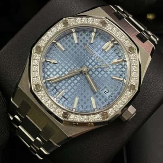 Audemars Piguet Royal Oak Selfwinding 34mm Blue Never worn - Model View