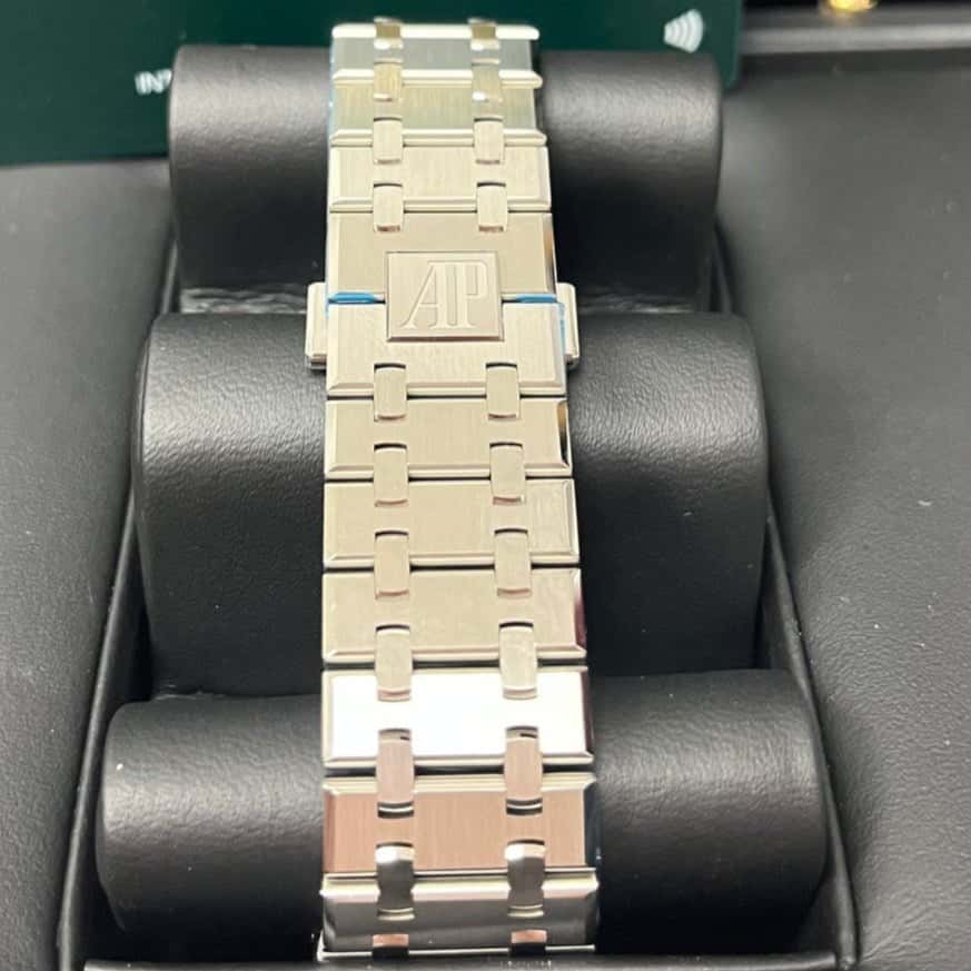 Audemars Piguet Royal Oak Selfwinding 41mm Green Never worn - Box View