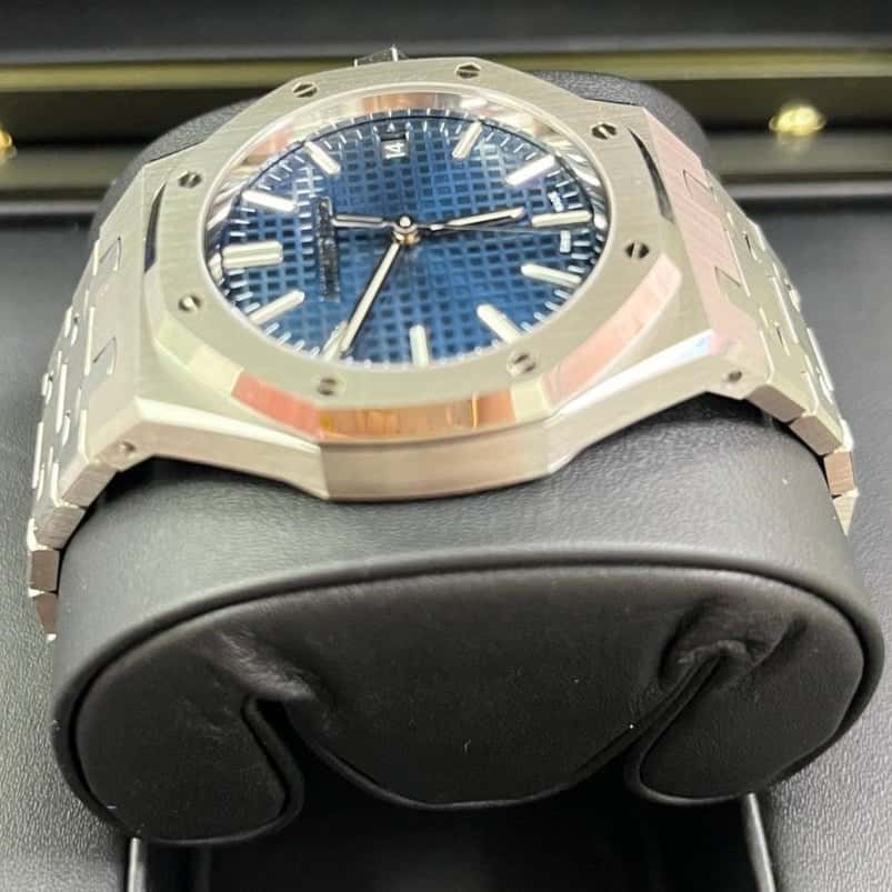 Audemars Piguet Royal Oak Selfwinding 37mm Blue Never worn - Back View