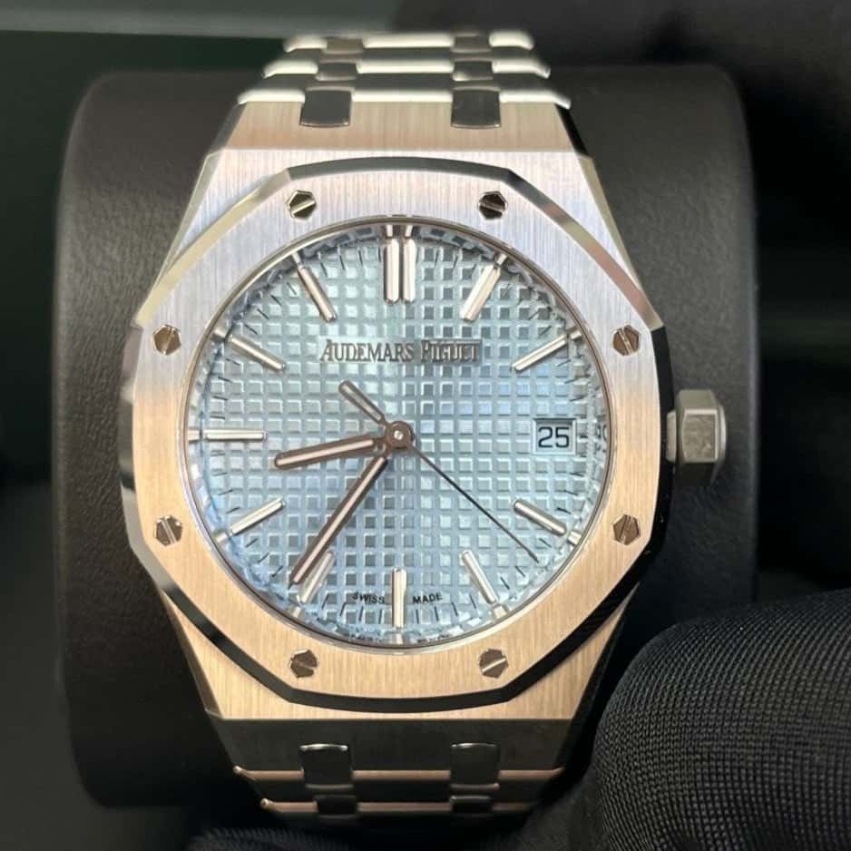 Audemars Piguet Royal Oak Selfwinding 37mm Blue Never worn - Back View