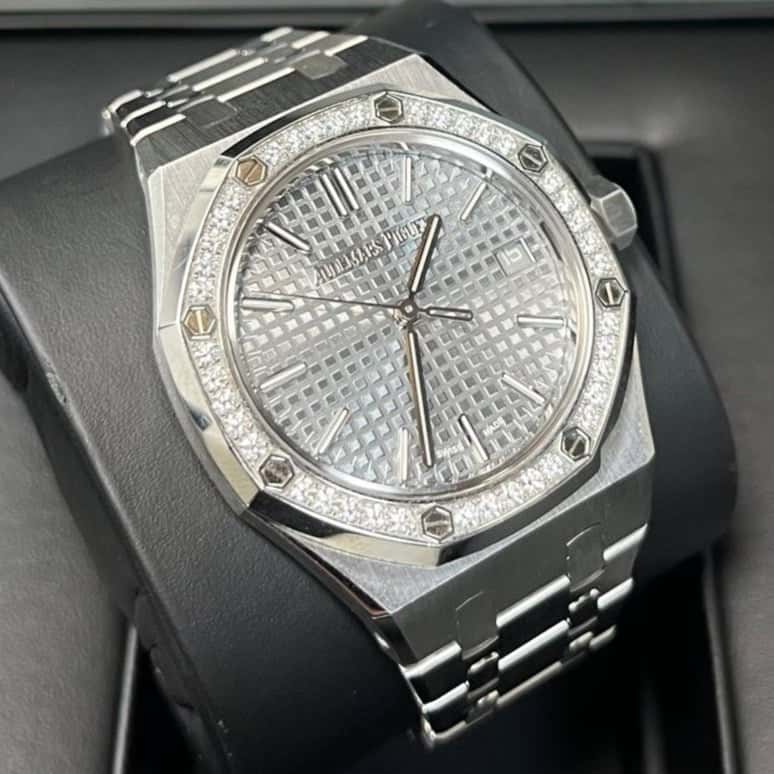 Audemars Piguet Royal Oak Selfwinding 37mm MultiColor Never worn - Inside View