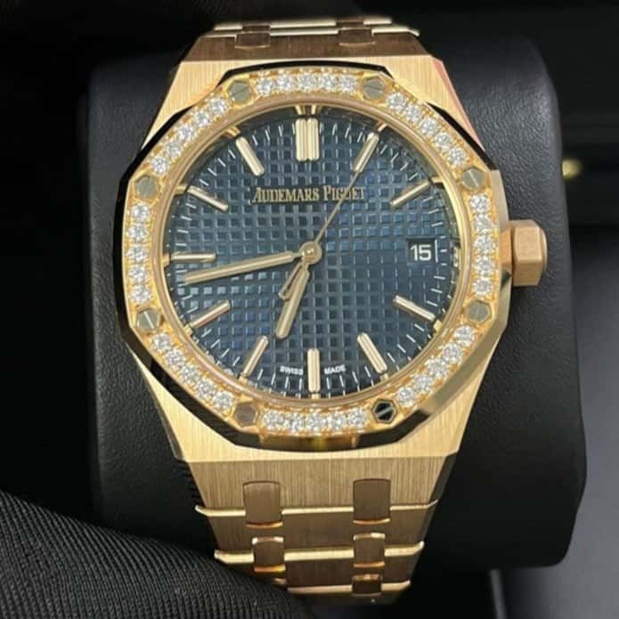 Audemars Piguet Royal Oak Selfwinding 37mm MultiColor Never worn - Inside View