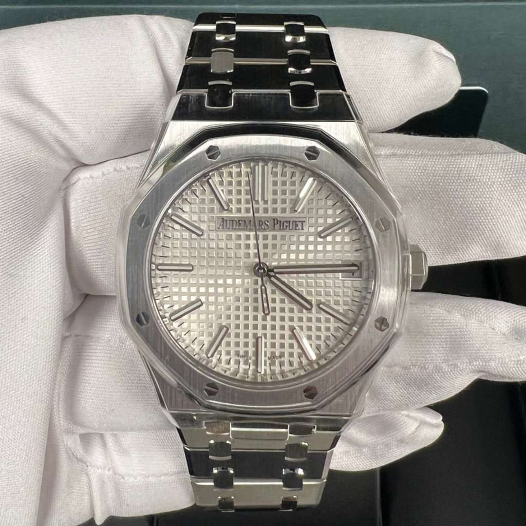 Audemars Piguet ROYAL OAK SELFWINDING 41mm White Never worn - Back View