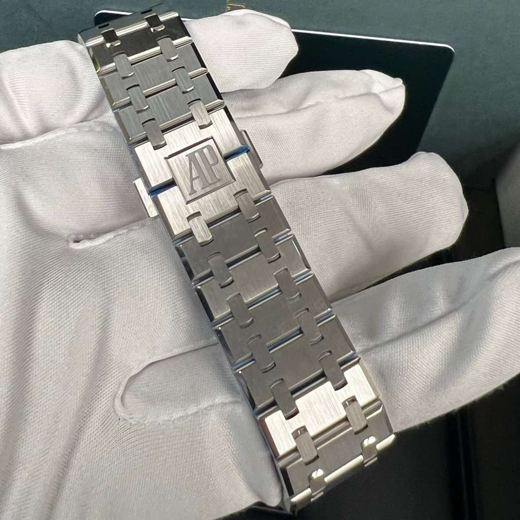 Audemars Piguet ROYAL OAK SELFWINDING 41mm White Never worn - Model View
