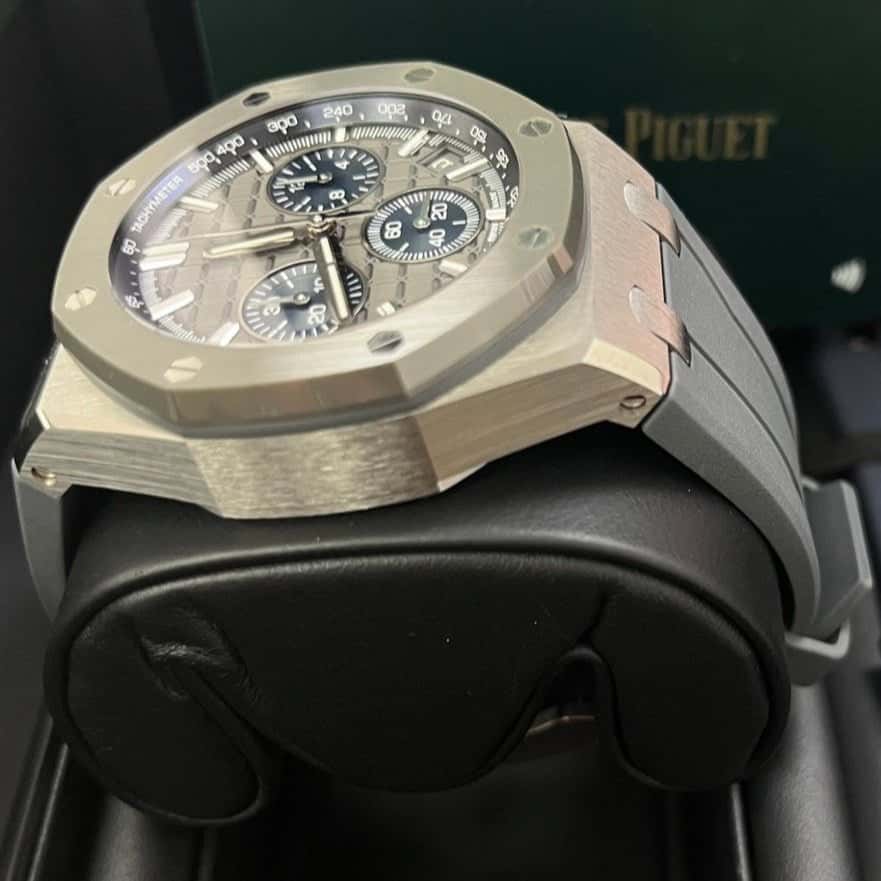 Audemars Piguet Royal Oak Offshore Selfwinding Chronograph 43mm MultiColor Never worn - Back View