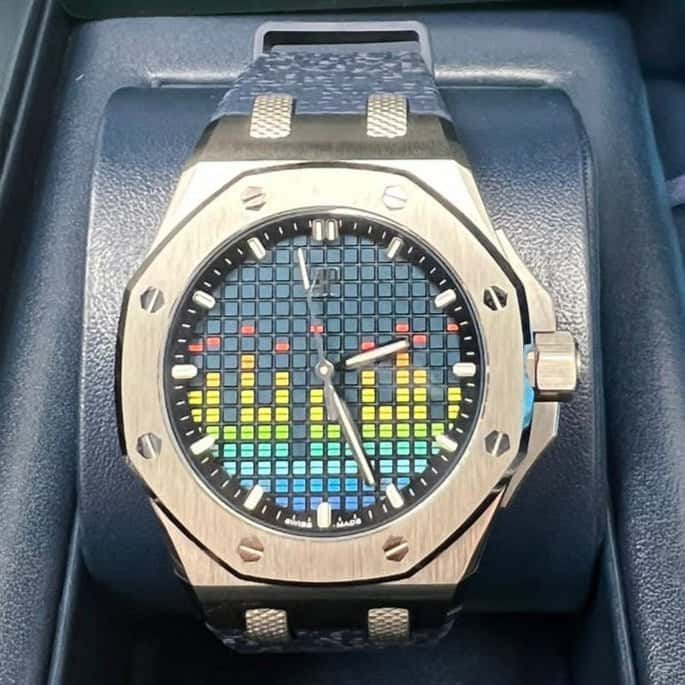 Audemars Piguet Royal Oak Offshore 37mm MultiColor Never worn - Model View