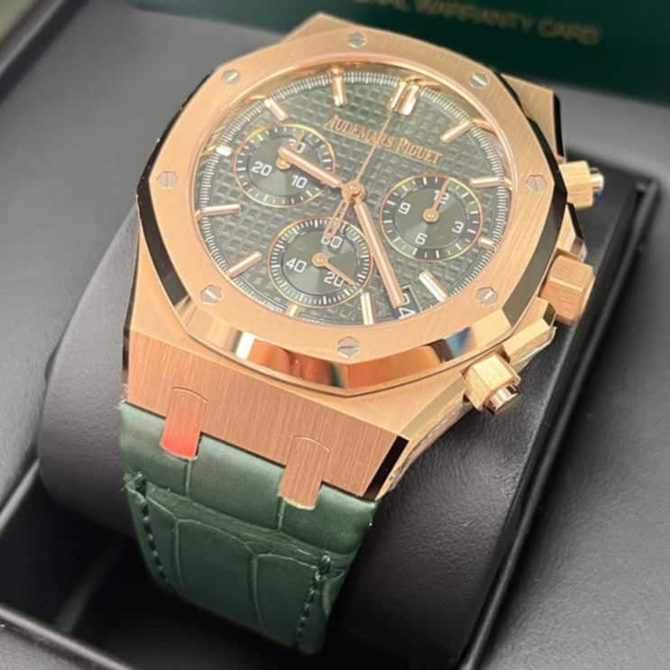 Audemars Piguet Royal Oak Chronograph 41mm Green Never worn - Box View