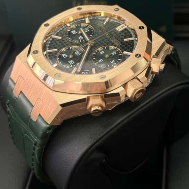 Audemars Piguet Royal Oak Chronograph 41mm Green Never worn - Model View