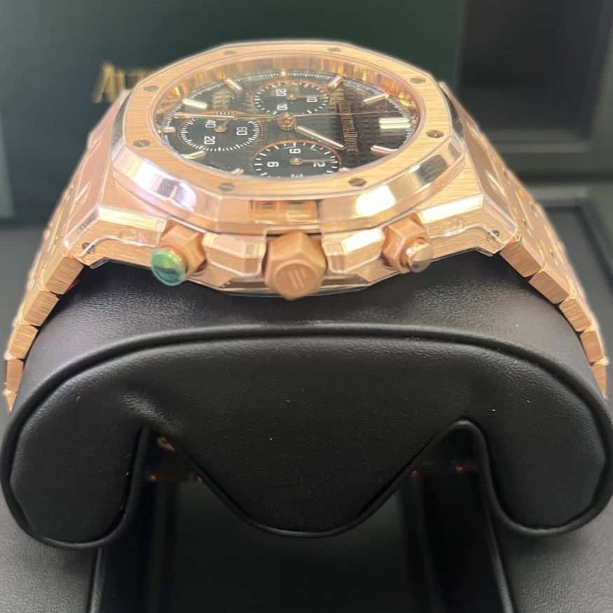 Audemars Piguet Royal Oak Chronograph 41mm Black Never worn - Model View
