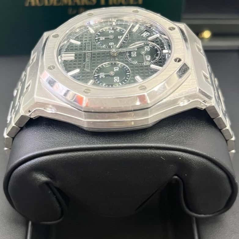 Audemars Piguet Royal Oak Chronograph 41mm MultiColor Never worn - Model View