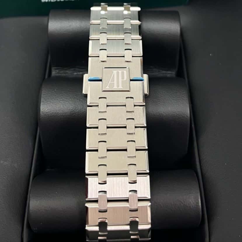 Audemars Piguet Royal Oak 41mm Blue Never worn - Box View