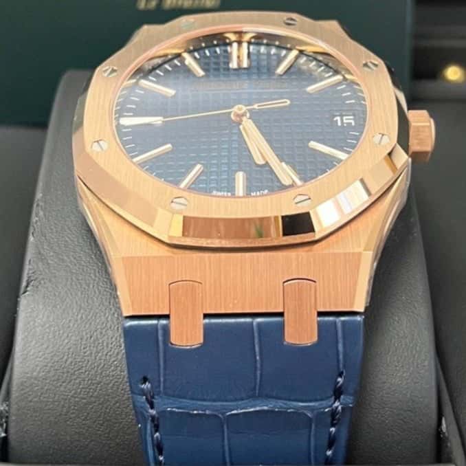 Audemars Piguet Royal Oak 41mm Pink Never worn - Model View