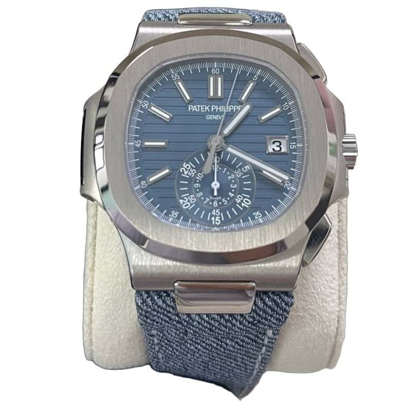 Patek Philippe Nautilus 40mm Blue Never worn - Front View