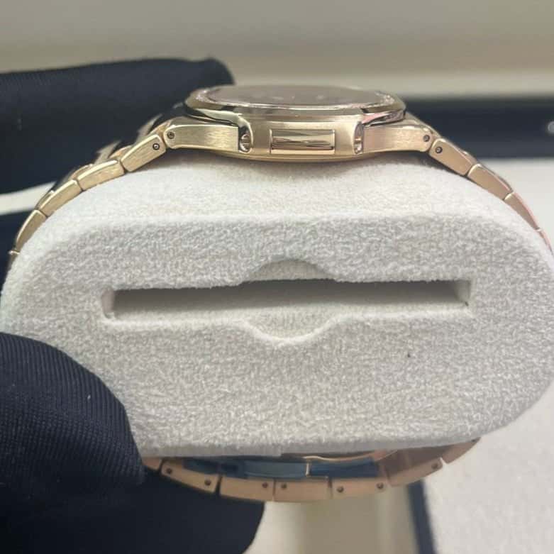 Patek Philippe Nautilus 32mm Pink Never worn - Back View