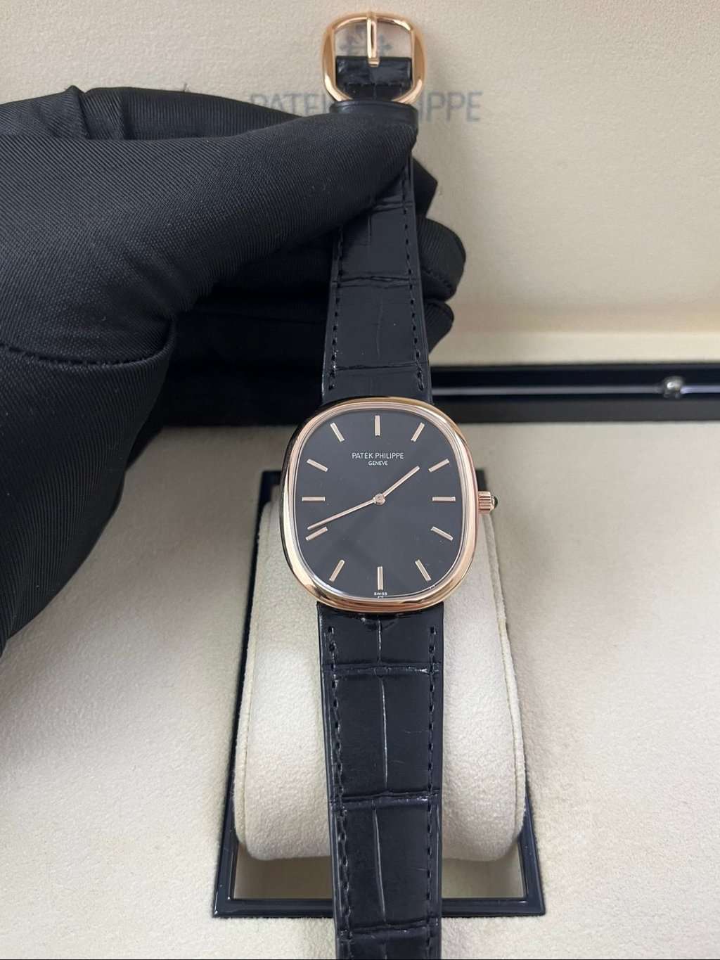 Patek Philippe Golden Ellipse Gold Never worn - Back View