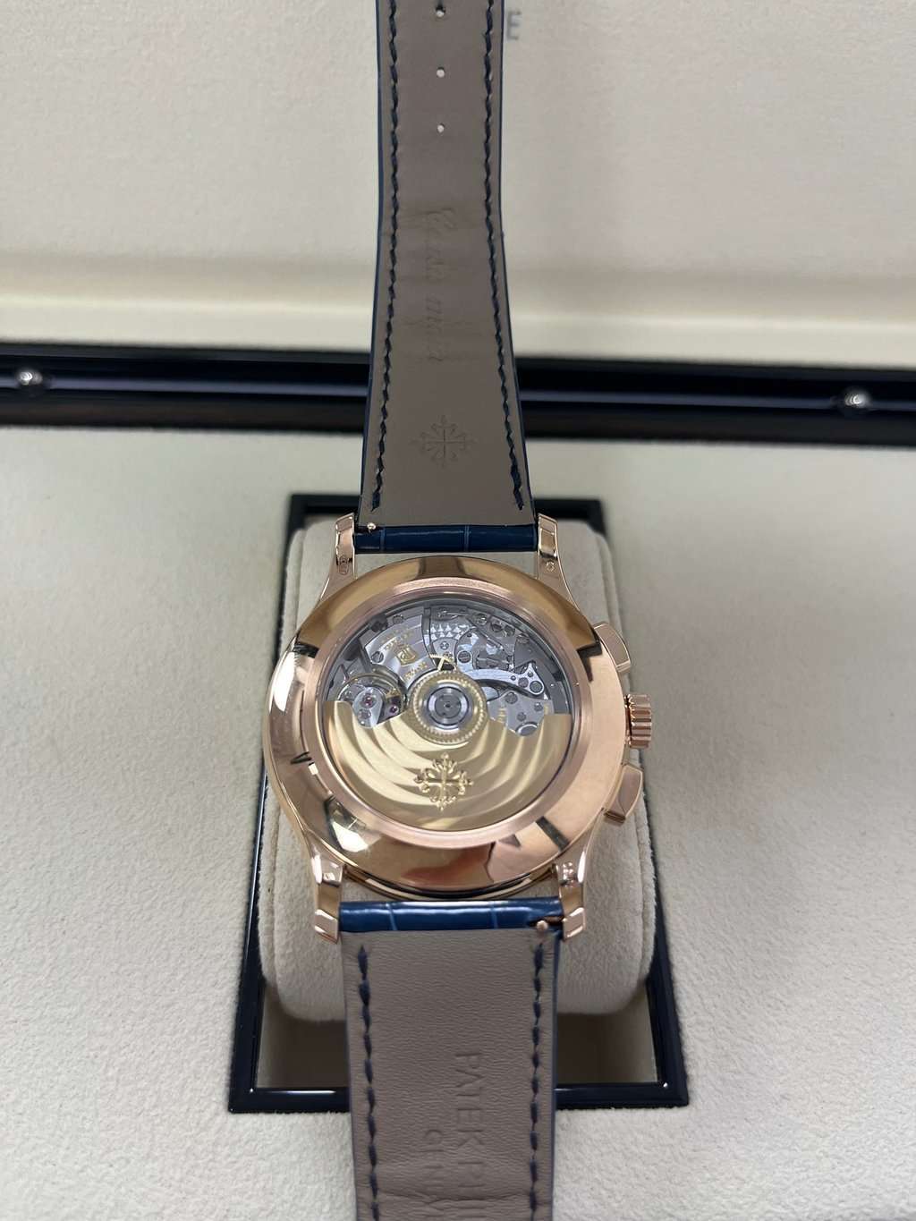 Patek Philippe Annual Calendar Chronograph 5905R-010 Blue Dial 42mm Blue Never worn - Model View