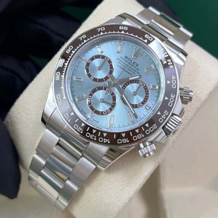 Rolex Daytona 40mm Blue Never worn - Box View