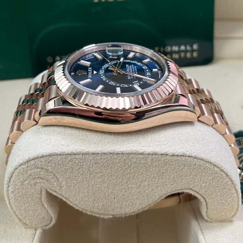 Rolex Sky-Dweller 42mm Pink Never worn - Back View