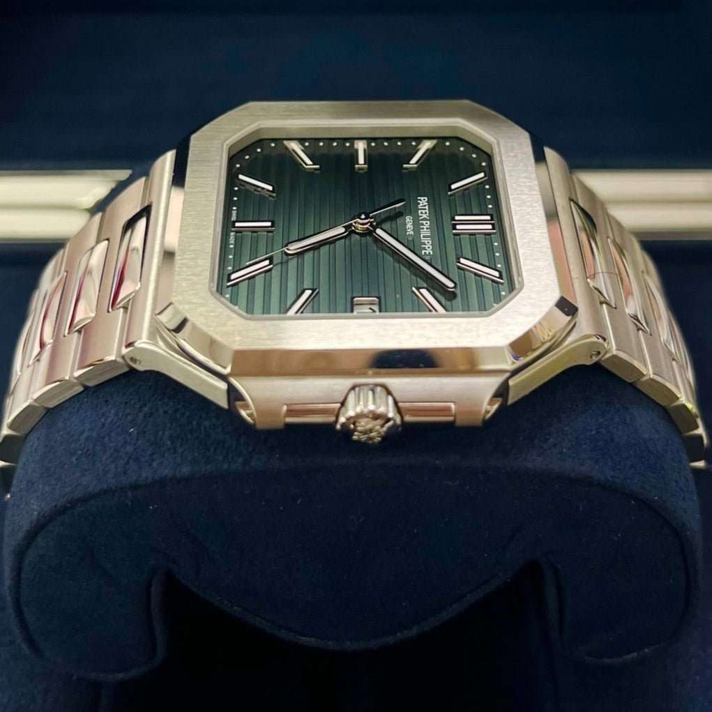 Patek Philippe Cubitus Green Dial 5821/1A 45mm Green Never worn - Box View