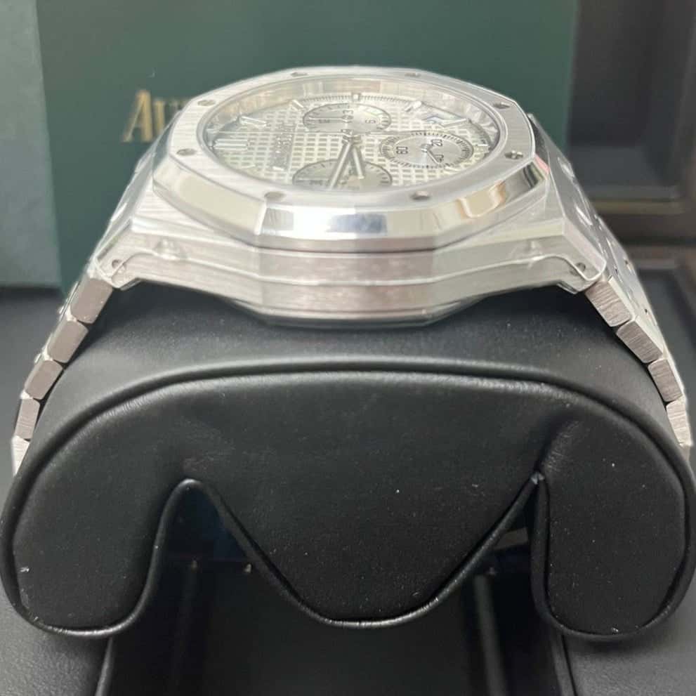Audemars Piguet ROYAL OAK SELFWINDING CHRONOGRAPH 41mm White Never worn - Box View