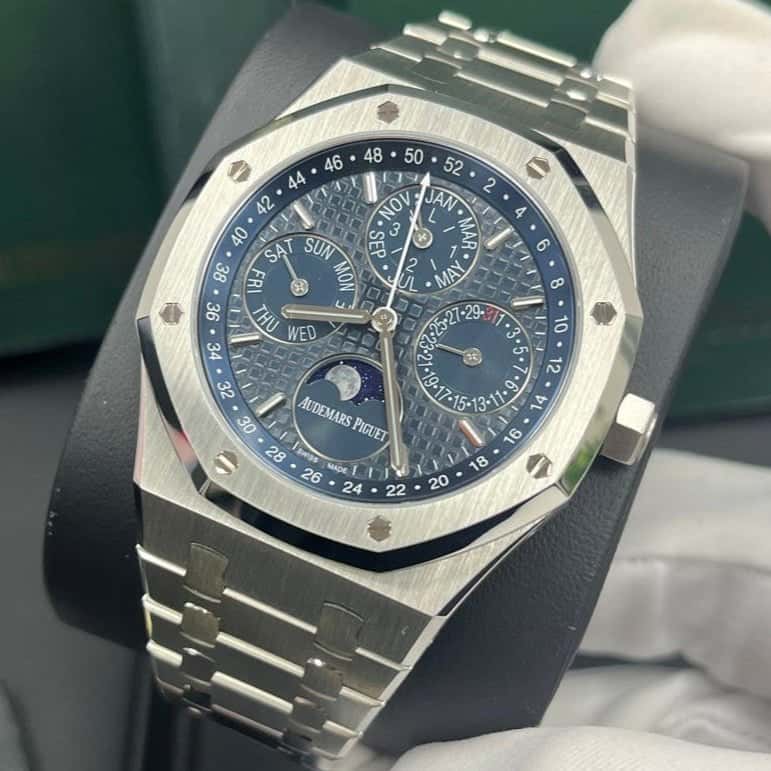 Audemars Piguet Royal Oak Perpetual Calendar 41mm MultiColor Never worn - Model View