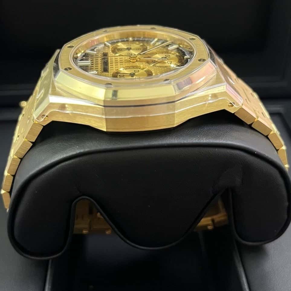 Audemars Piguet Royal Oak Chronograph 41mm Gold Never worn - Back View