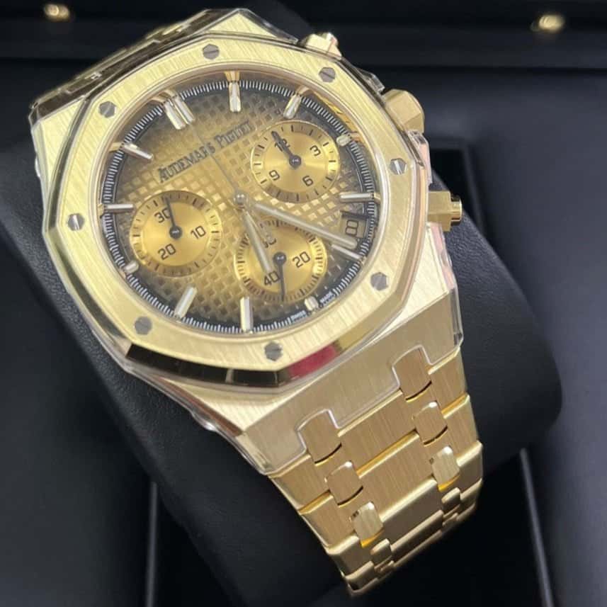 Audemars Piguet Royal Oak Chronograph 41mm Gold Never worn - Box View