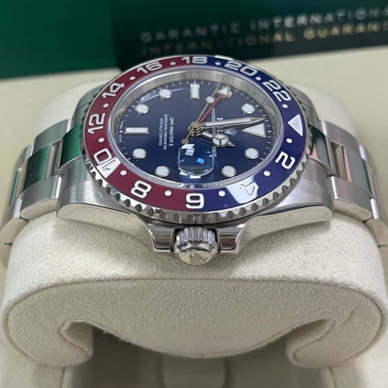 Rolex GMT-Master II 40mm Blue Never worn - Model View