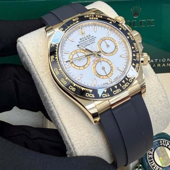 Rolex Daytona 40mm Black Never worn - Box View