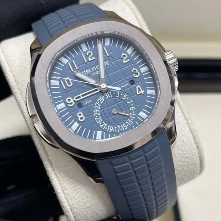 Patek Philippe Aquanaut 41mm MultiColor Never worn - Back View