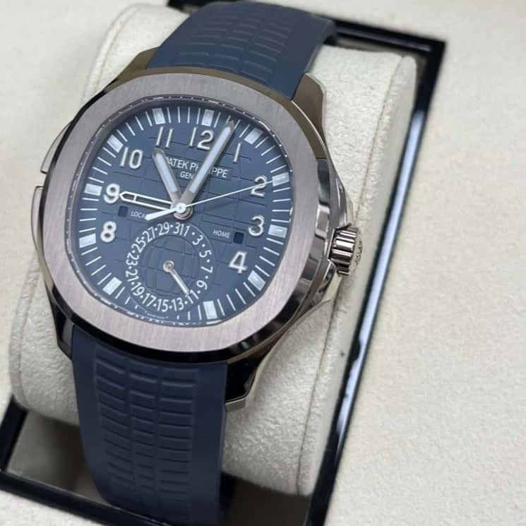 Patek Philippe Aquanaut 41mm MultiColor Never worn - Model View