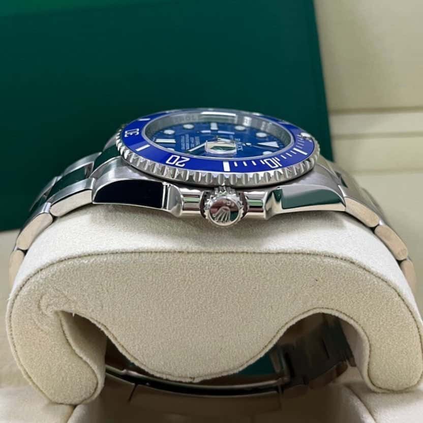 Rolex Submariner 40mm Blue Never worn - Back View