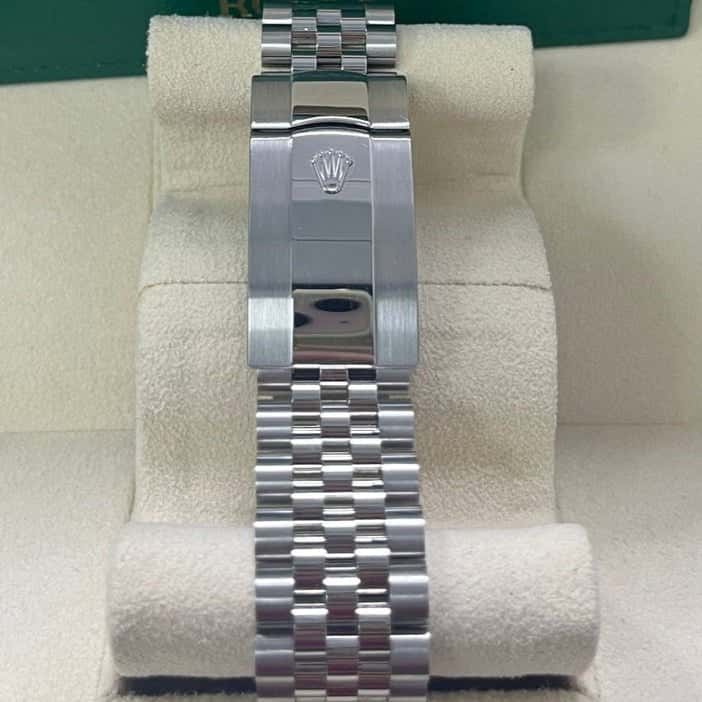 Rolex Sky-Dweller 42mm Blue Never worn - Model View
