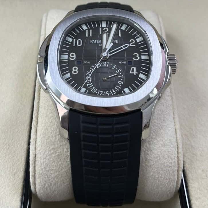 Patek Philippe Aquanaut 41mm MultiColor Never worn - Back View