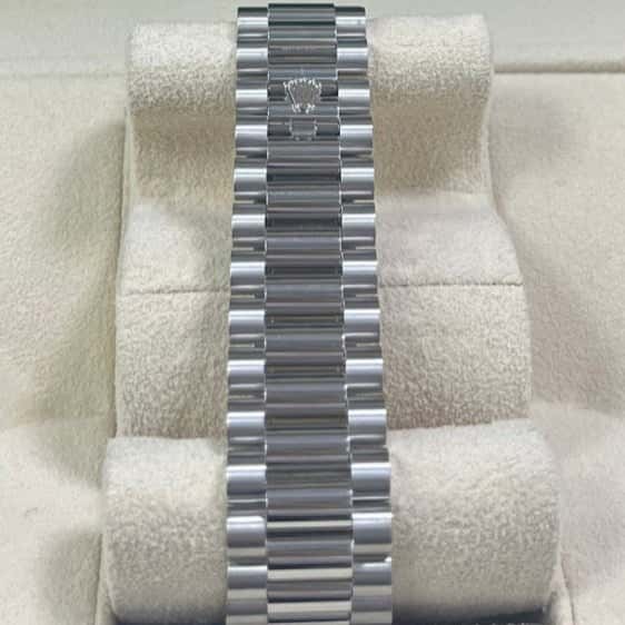 Rolex Day-Date 40 Blue Never worn - Box View