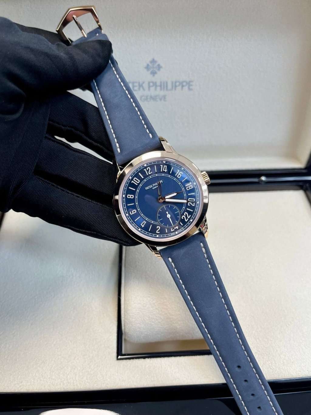 Patek Philippe Calatrava 42mm Blue Never worn - Model View