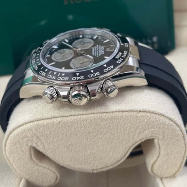 Rolex Daytona 40mm Black Never worn - Box View